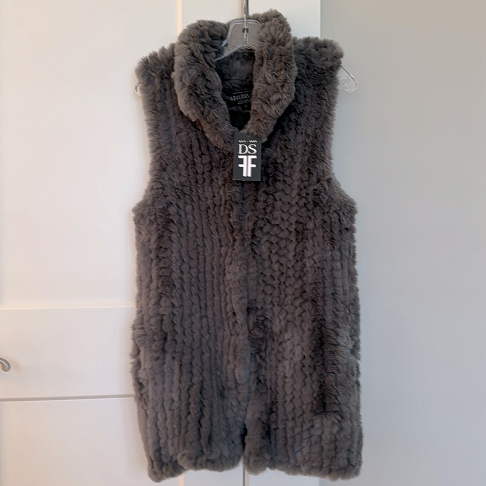 NWT Donna Saylers Fabulous Faux Fur Knitted Vest Slate Grey Size Medium - Picture 9 of 13